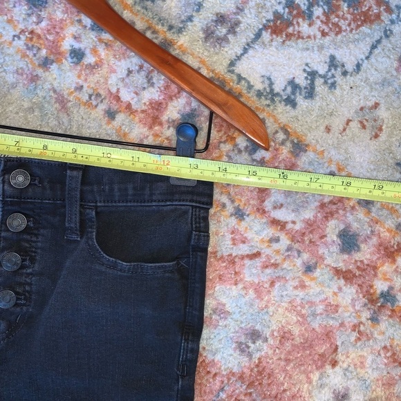 Madewell 10” High Rise Distressed Button Fly Skinny Ankle Black Jeans  Size 26P - Picture 8 of 9